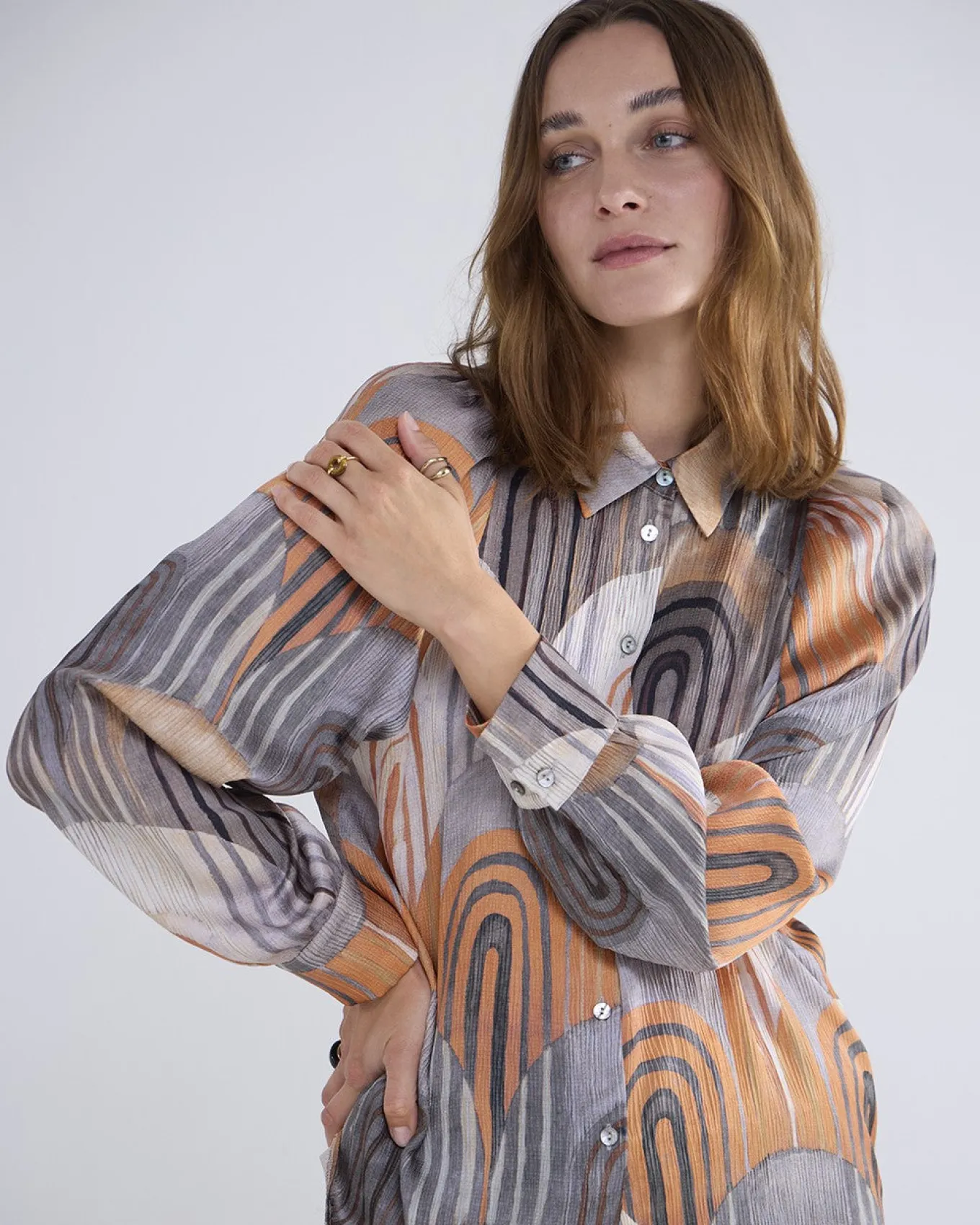 blouse_met_pofmouwen_en_structuur_0.webp Blouse Met Pofmouwen En Structuur>Summum Discount