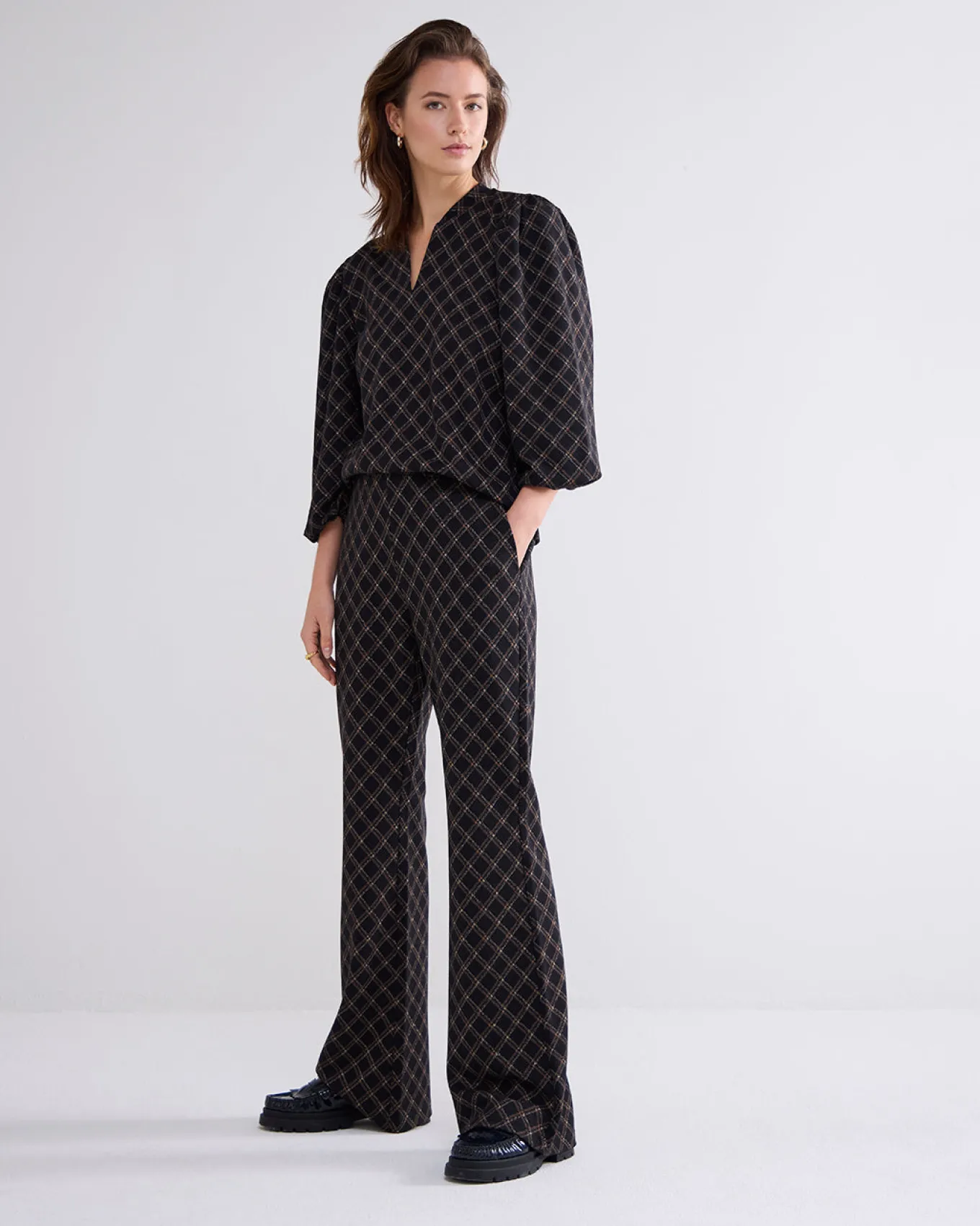 flared_broek_ruitdessin_0.webp Flared Broek Ruitdessin>Summum Cheap