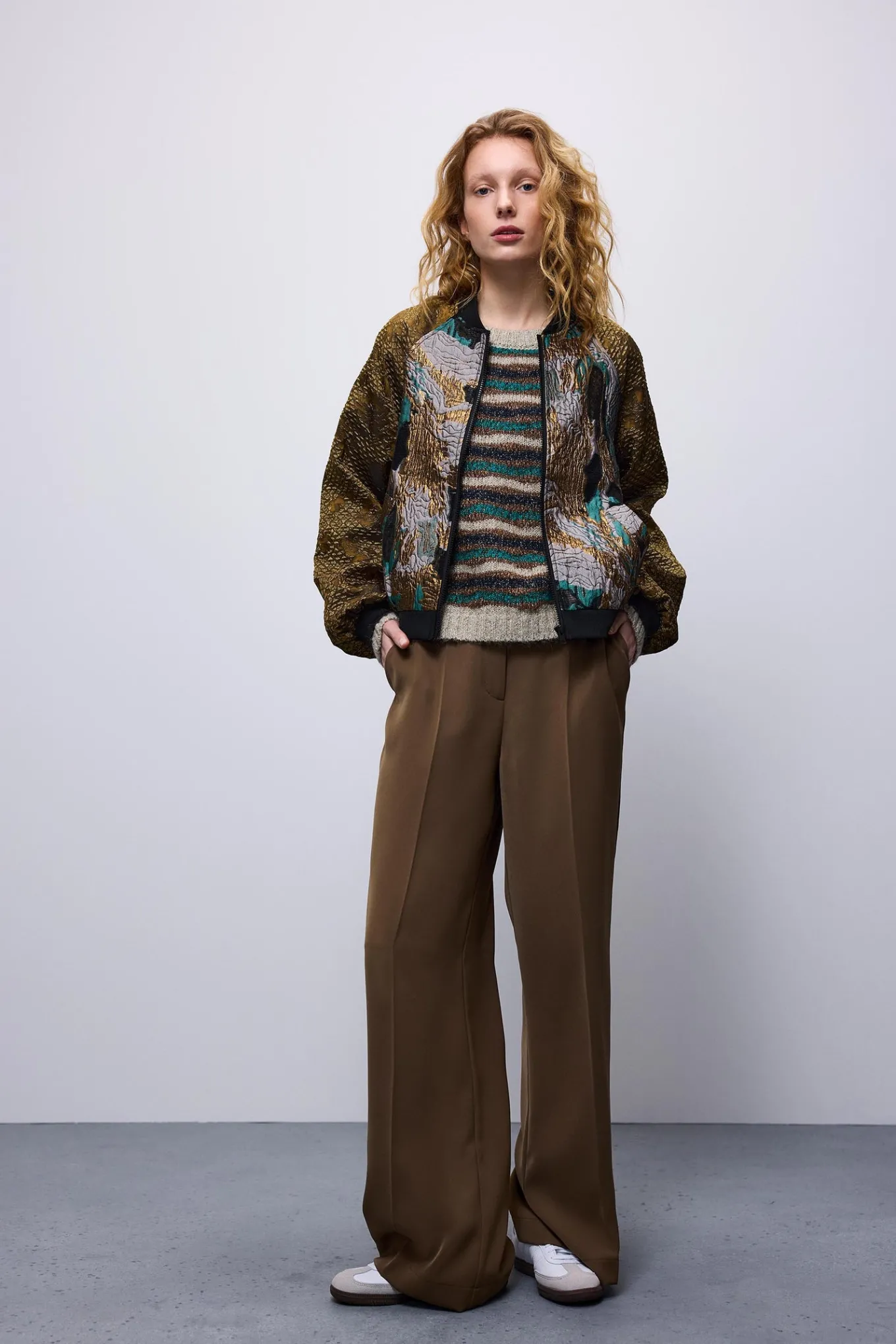 kort_jasje_jacquard_1.webp Kort Jasje Jacquard>Summum Hot