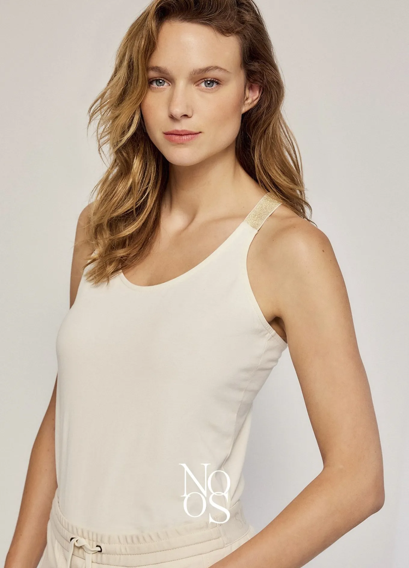 luxury_basic_singlettop_met_gekruiste_schouderbanden_0.webp Luxury Basic Singlettop Met Gekruiste Schouderbanden>Summum Outlet