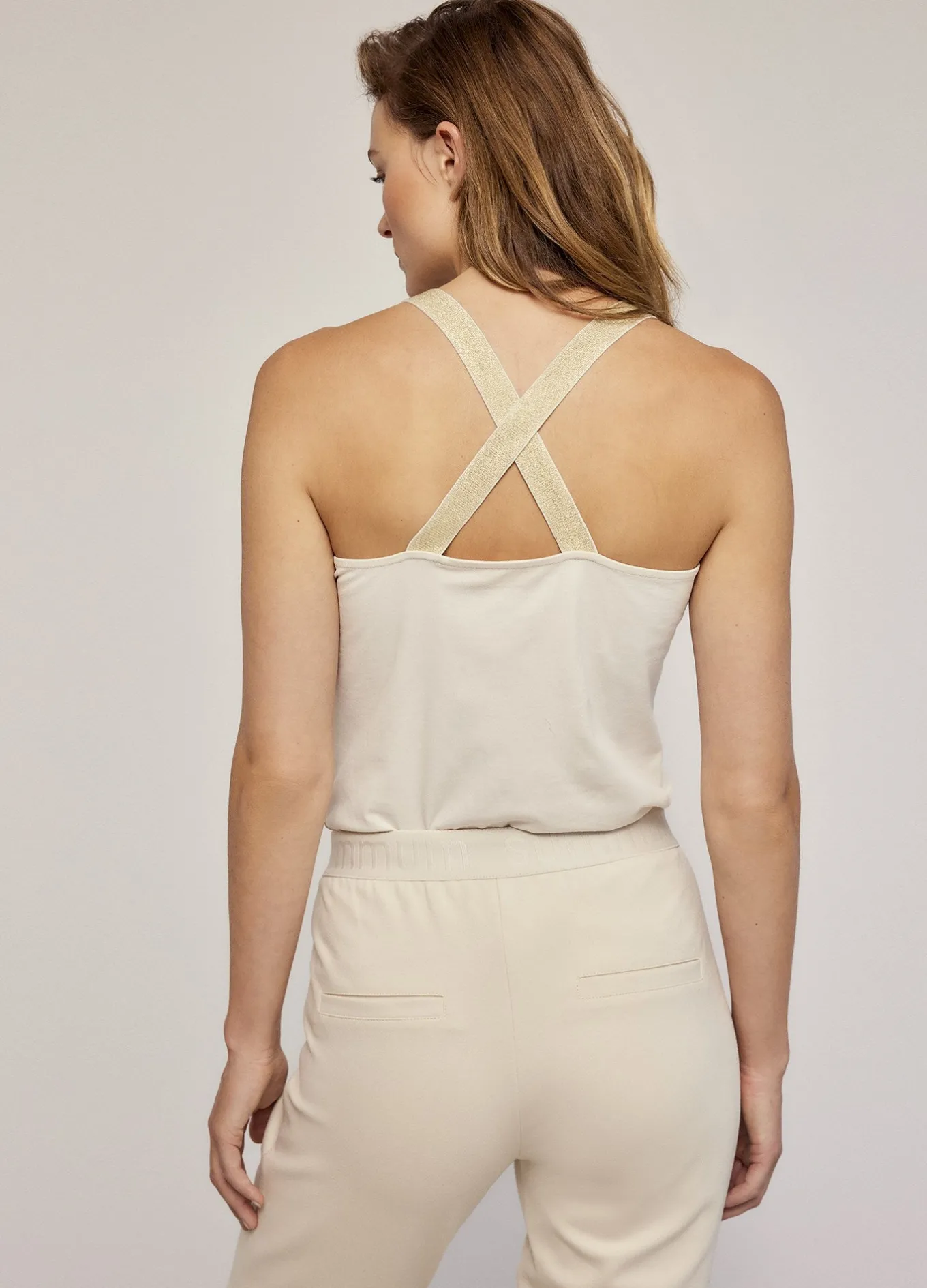 luxury_basic_singlettop_met_gekruiste_schouderbanden_4.webp Luxury Basic Singlettop Met Gekruiste Schouderbanden>Summum Outlet